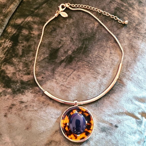 Vintage Chicos Faux Tortoiseshell Gold Tone Necklace - Picture 1 of 4